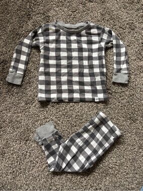 Children's Gray & White Buffalo-Check Long Sleeve Pajama Set